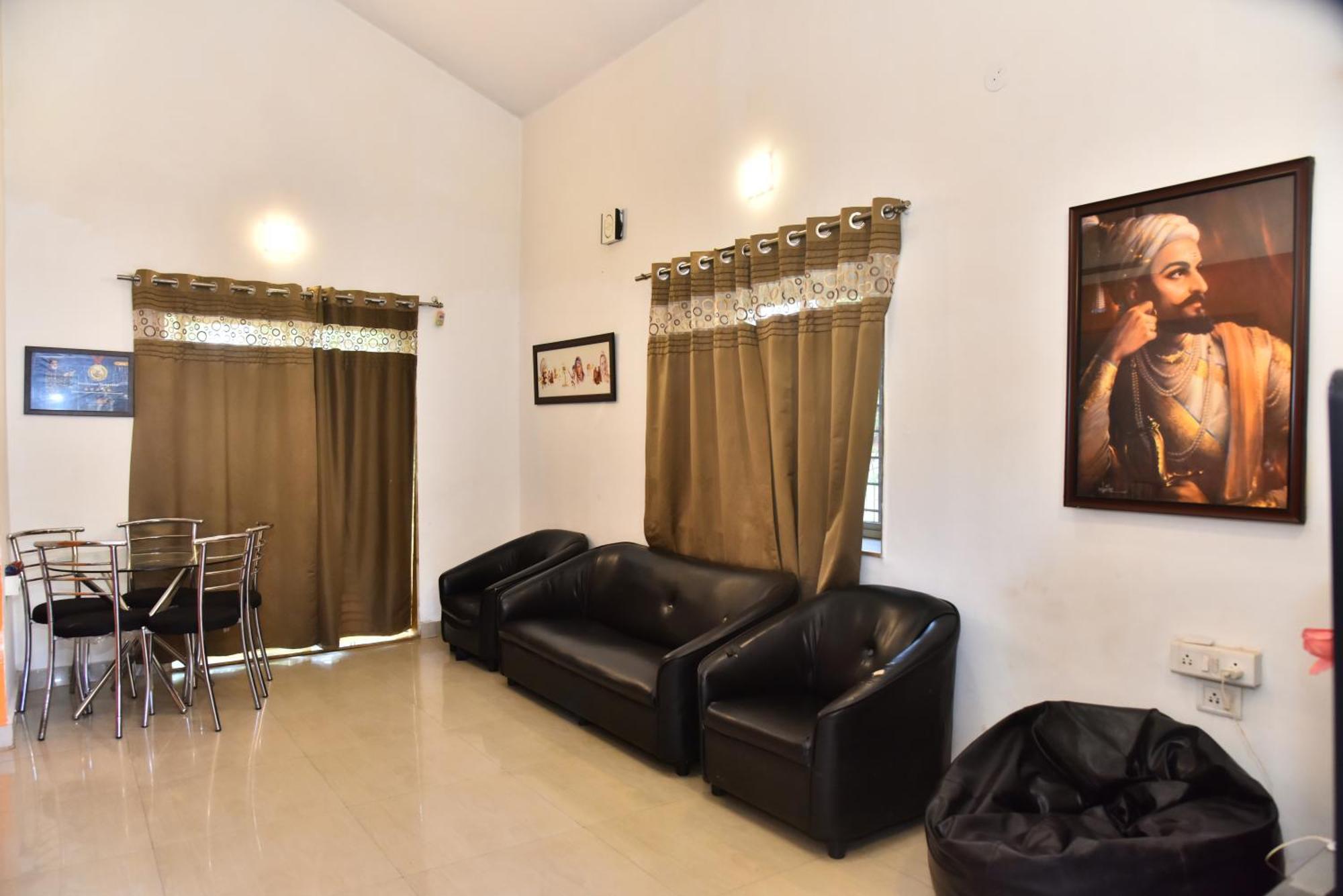 Madhuban Bungalow Panchgani มหาบาเลชวาร์ ภายนอก รูปภาพ